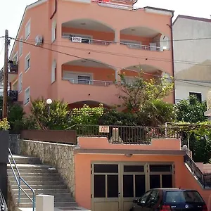 https://apartment-vojka.primorje-gorskikotar.com